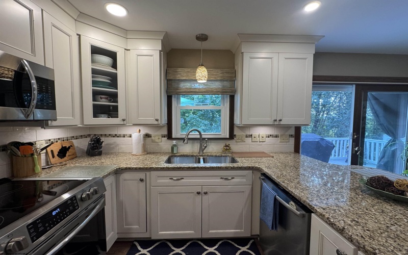 280 Brighton Circle Road, Clarksburg, West Virginia 26301-5658, 5 Bedrooms Bedrooms, 9 Rooms Rooms,4 BathroomsBathrooms,Single Family Detached,For Sale,Brighton Circle,10161605