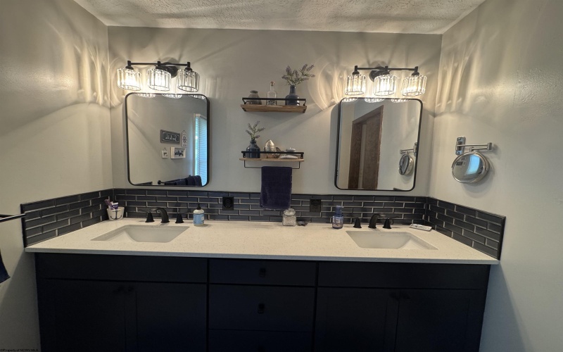 280 Brighton Circle Road, Clarksburg, West Virginia 26301-5658, 5 Bedrooms Bedrooms, 9 Rooms Rooms,4 BathroomsBathrooms,Single Family Detached,For Sale,Brighton Circle,10161605