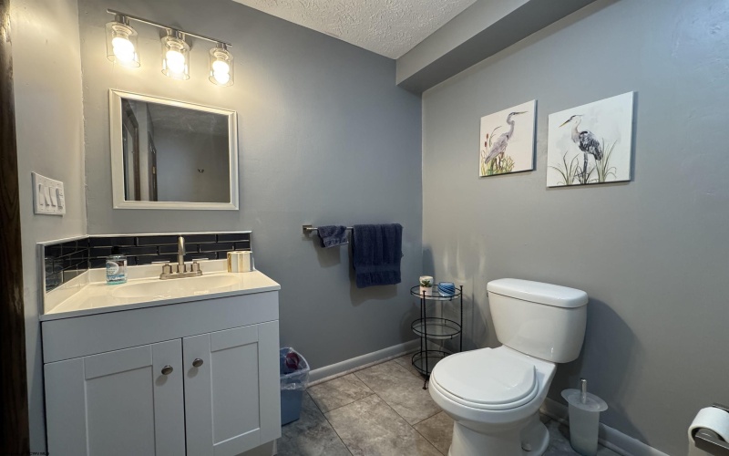 280 Brighton Circle Road, Clarksburg, West Virginia 26301-5658, 5 Bedrooms Bedrooms, 9 Rooms Rooms,4 BathroomsBathrooms,Single Family Detached,For Sale,Brighton Circle,10161605