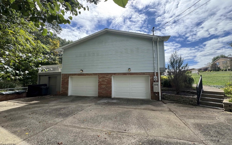 280 Brighton Circle Road, Clarksburg, West Virginia 26301-5658, 5 Bedrooms Bedrooms, 9 Rooms Rooms,4 BathroomsBathrooms,Single Family Detached,For Sale,Brighton Circle,10161605