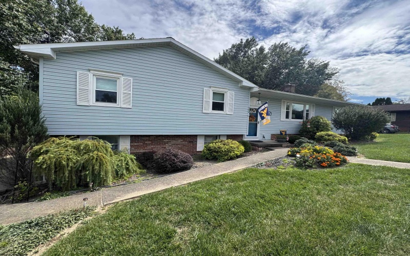 280 Brighton Circle Road, Clarksburg, West Virginia 26301-5658, 5 Bedrooms Bedrooms, 9 Rooms Rooms,4 BathroomsBathrooms,Single Family Detached,For Sale,Brighton Circle,10161605