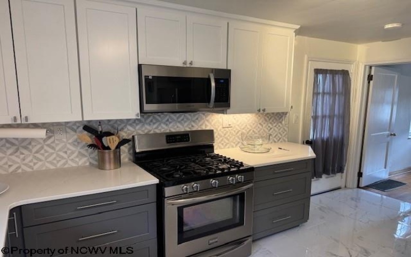15 Dent Street, Elkins, West Virginia 26241, 3 Bedrooms Bedrooms, 6 Rooms Rooms,1 BathroomBathrooms,Single Family Detached,For Sale,Dent,10161618