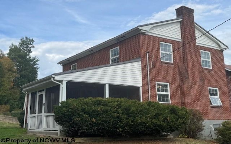 15 Dent Street, Elkins, West Virginia 26241, 3 Bedrooms Bedrooms, 6 Rooms Rooms,1 BathroomBathrooms,Single Family Detached,For Sale,Dent,10161618