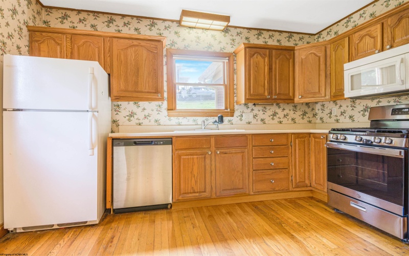 403 Walnut Street, Point Marion, Pennsylvania 15474, 4 Bedrooms Bedrooms, 7 Rooms Rooms,1 BathroomBathrooms,Single Family Detached,For Sale,Walnut,10161620