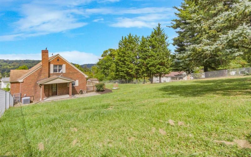 403 Walnut Street, Point Marion, Pennsylvania 15474, 4 Bedrooms Bedrooms, 7 Rooms Rooms,1 BathroomBathrooms,Single Family Detached,For Sale,Walnut,10161620
