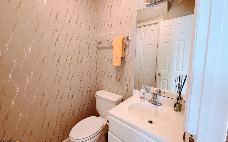 4014 Pinehurst Drive, Morgantown, West Virginia 26505, 2 Bedrooms Bedrooms, 5 Rooms Rooms,2 BathroomsBathrooms,Single Family Attached,For Sale,Pinehurst,10161626