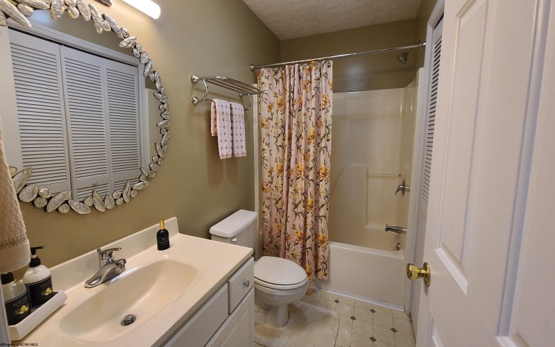 4014 Pinehurst Drive, Morgantown, West Virginia 26505, 2 Bedrooms Bedrooms, 5 Rooms Rooms,2 BathroomsBathrooms,Single Family Attached,For Sale,Pinehurst,10161626