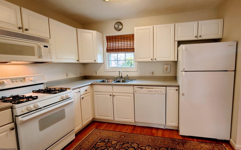 4014 Pinehurst Drive, Morgantown, West Virginia 26505, 2 Bedrooms Bedrooms, 5 Rooms Rooms,2 BathroomsBathrooms,Single Family Attached,For Sale,Pinehurst,10161626