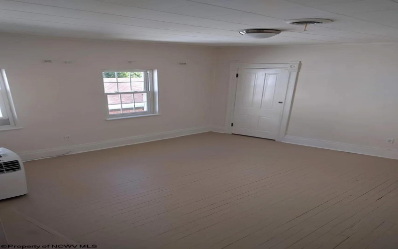 536 Market Street, Fairmont, West Virginia 26554, ,Multi-unit/income,For Sale,Market,10161627