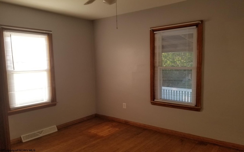 210 Olive Street, Bridgeport, West Virginia 26330-0000, 3 Bedrooms Bedrooms, 7 Rooms Rooms,1 BathroomBathrooms,Single Family Detached,For Sale,Olive,10161632
