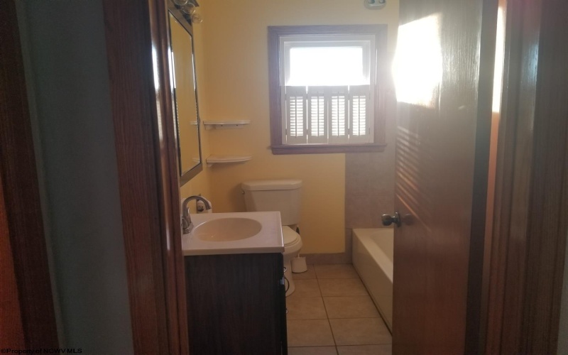 210 Olive Street, Bridgeport, West Virginia 26330-0000, 3 Bedrooms Bedrooms, 7 Rooms Rooms,1 BathroomBathrooms,Single Family Detached,For Sale,Olive,10161632