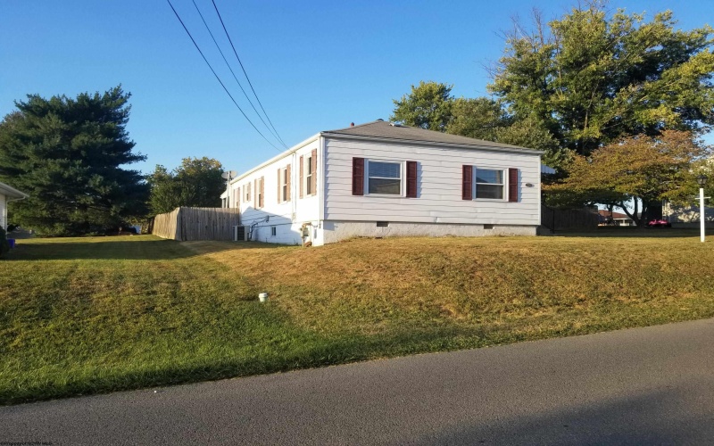210 Olive Street, Bridgeport, West Virginia 26330-0000, 3 Bedrooms Bedrooms, 7 Rooms Rooms,1 BathroomBathrooms,Single Family Detached,For Sale,Olive,10161632