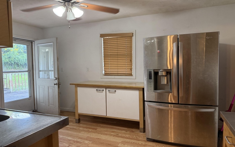 211 Main Street, Grant Town, West Virginia 26574, 2 Bedrooms Bedrooms, 5 Rooms Rooms,1 BathroomBathrooms,Single Family Detached,For Sale,Main,10161622