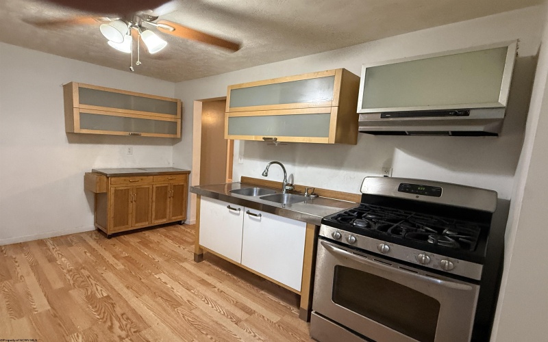 211 Main Street, Grant Town, West Virginia 26574, 2 Bedrooms Bedrooms, 5 Rooms Rooms,1 BathroomBathrooms,Single Family Detached,For Sale,Main,10161622