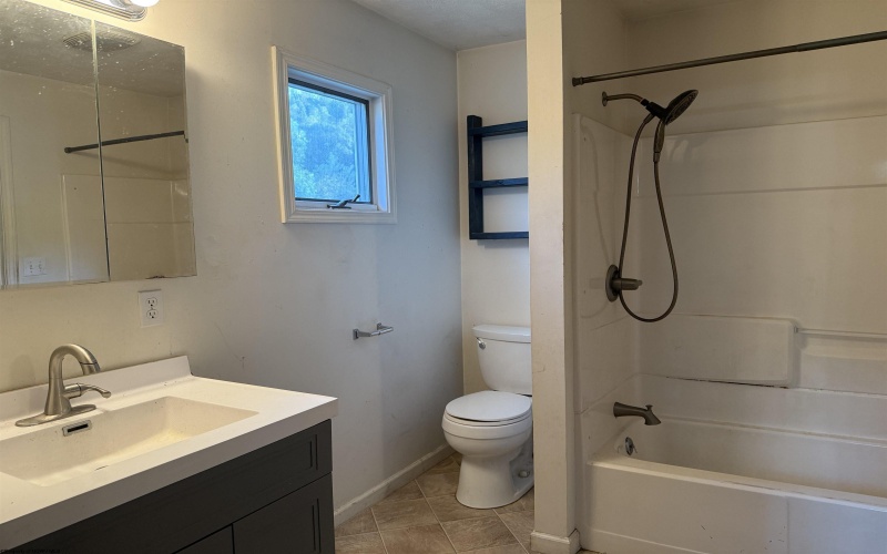 211 Main Street, Grant Town, West Virginia 26574, 2 Bedrooms Bedrooms, 5 Rooms Rooms,1 BathroomBathrooms,Single Family Detached,For Sale,Main,10161622