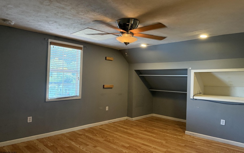 211 Main Street, Grant Town, West Virginia 26574, 2 Bedrooms Bedrooms, 5 Rooms Rooms,1 BathroomBathrooms,Single Family Detached,For Sale,Main,10161622