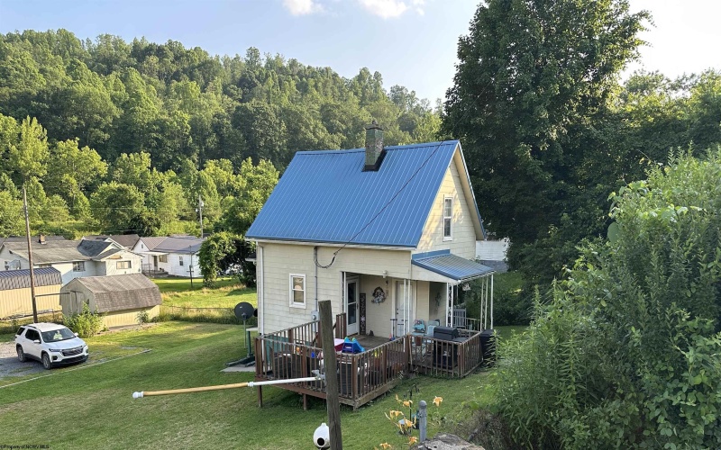 211 Main Street, Grant Town, West Virginia 26574, 2 Bedrooms Bedrooms, 5 Rooms Rooms,1 BathroomBathrooms,Single Family Detached,For Sale,Main,10161622