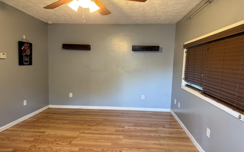 211 Main Street, Grant Town, West Virginia 26574, 2 Bedrooms Bedrooms, 5 Rooms Rooms,1 BathroomBathrooms,Single Family Detached,For Sale,Main,10161622