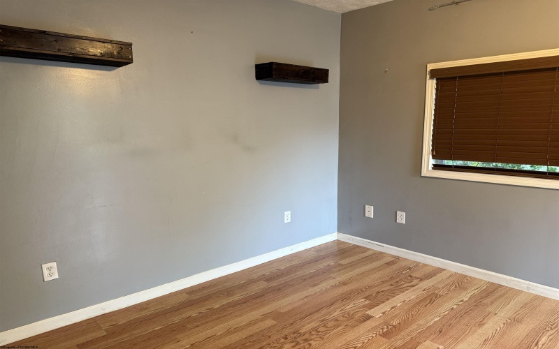 211 Main Street, Grant Town, West Virginia 26574, 2 Bedrooms Bedrooms, 5 Rooms Rooms,1 BathroomBathrooms,Single Family Detached,For Sale,Main,10161622