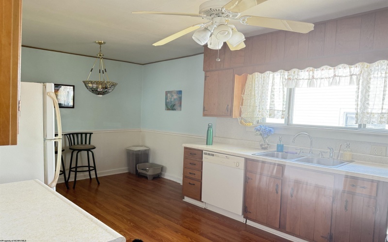 624 Park Avenue, Fairmont, West Virginia 26554, 4 Bedrooms Bedrooms, 6 Rooms Rooms,1 BathroomBathrooms,Single Family Detached,For Sale,Park,10161628