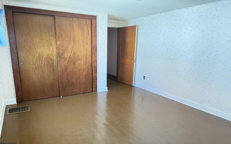 624 Park Avenue, Fairmont, West Virginia 26554, 4 Bedrooms Bedrooms, 6 Rooms Rooms,1 BathroomBathrooms,Single Family Detached,For Sale,Park,10161628