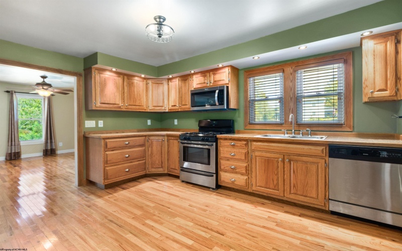 3930 Shinnston Pike, Clarksburg, West Virginia 26301, 3 Bedrooms Bedrooms, 4 Rooms Rooms,1 BathroomBathrooms,Single Family Detached,For Sale,Shinnston,10161624
