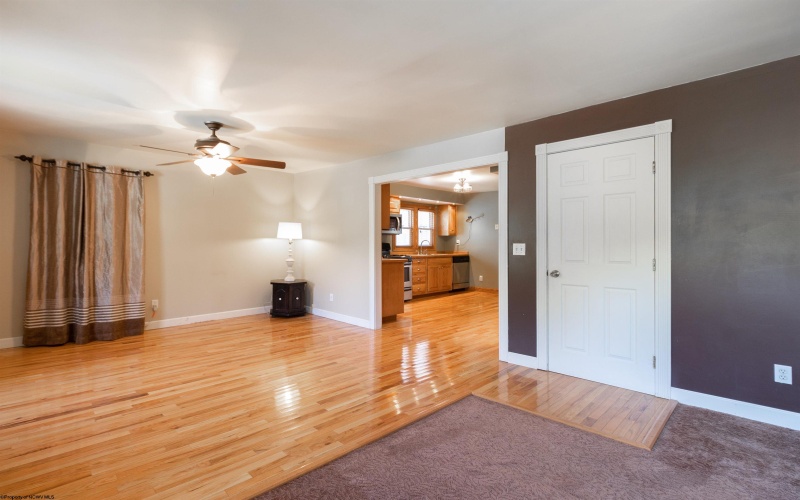 3930 Shinnston Pike, Clarksburg, West Virginia 26301, 3 Bedrooms Bedrooms, 4 Rooms Rooms,1 BathroomBathrooms,Single Family Detached,For Sale,Shinnston,10161624