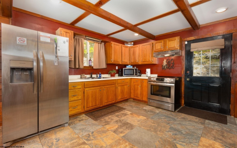 100 Ginger Court, Terra Alta, West Virginia 26764, 3 Bedrooms Bedrooms, 7 Rooms Rooms,3 BathroomsBathrooms,Single Family Detached,For Sale,Ginger,10161636