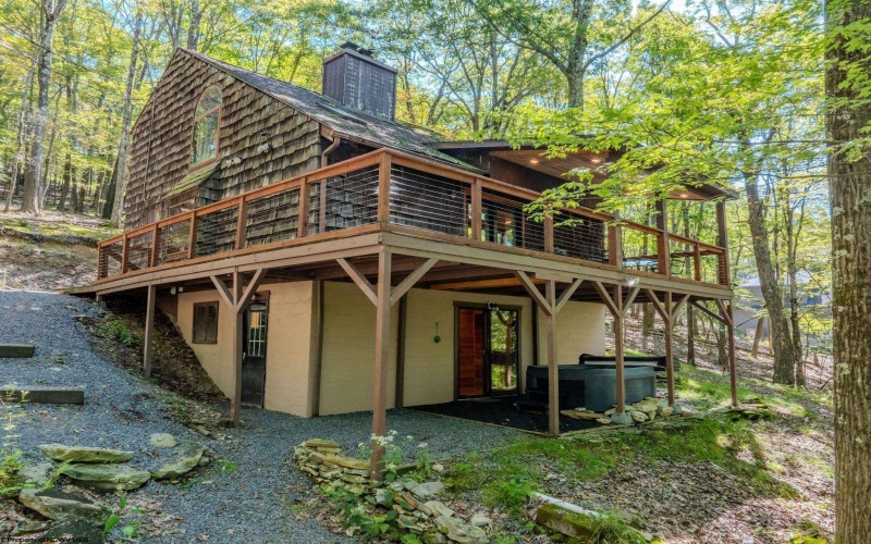 100 Ginger Court, Terra Alta, West Virginia 26764, 3 Bedrooms Bedrooms, 7 Rooms Rooms,3 BathroomsBathrooms,Single Family Detached,For Sale,Ginger,10161636
