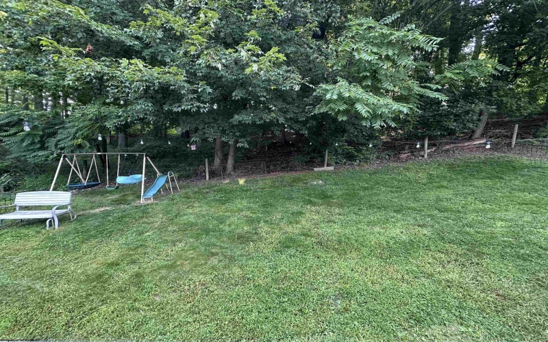 436 December Lane, Morgantown, West Virginia 26508, 3 Bedrooms Bedrooms, 9 Rooms Rooms,3 BathroomsBathrooms,Single Family Detached,For Sale,December,10161644
