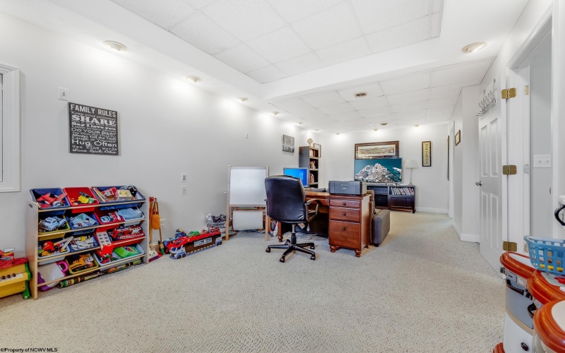 436 December Lane, Morgantown, West Virginia 26508, 3 Bedrooms Bedrooms, 9 Rooms Rooms,3 BathroomsBathrooms,Single Family Detached,For Sale,December,10161644