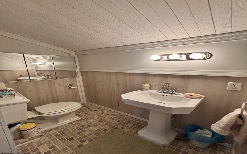 1573 Point Pleasant Road, Belington, West Virginia 26250, 4 Bedrooms Bedrooms, 14 Rooms Rooms,3 BathroomsBathrooms,Single Family Detached,For Sale,Point Pleasant,10161650