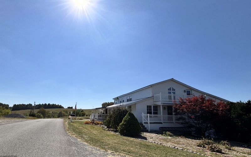 1573 Point Pleasant Road, Belington, West Virginia 26250, 4 Bedrooms Bedrooms, 14 Rooms Rooms,3 BathroomsBathrooms,Single Family Detached,For Sale,Point Pleasant,10161650
