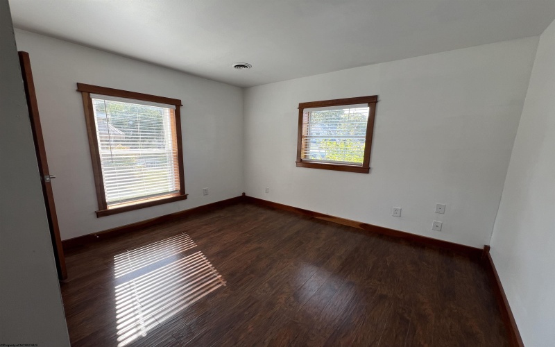 541 Hess Street, Morgantown, West Virginia 26501, 3 Bedrooms Bedrooms, 5 Rooms Rooms,1 BathroomBathrooms,Single Family Detached,For Sale,Hess,10161648