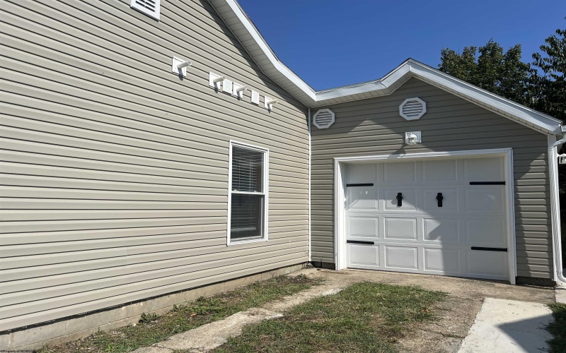 541 Hess Street, Morgantown, West Virginia 26501, 3 Bedrooms Bedrooms, 5 Rooms Rooms,1 BathroomBathrooms,Single Family Detached,For Sale,Hess,10161648