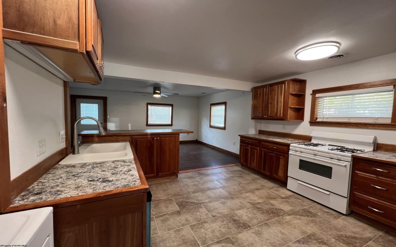 541 Hess Street, Morgantown, West Virginia 26501, 3 Bedrooms Bedrooms, 5 Rooms Rooms,1 BathroomBathrooms,Single Family Detached,For Sale,Hess,10161648