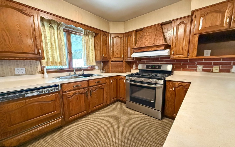 1406 20th Street, Clarksburg, West Virginia 26301, 2 Bedrooms Bedrooms, 7 Rooms Rooms,2 BathroomsBathrooms,Single Family Detached,For Sale,20th,10161647
