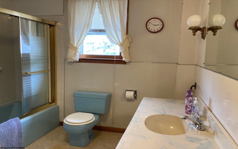 837 Cliff Street, Weston, West Virginia 26452, 4 Bedrooms Bedrooms, 10 Rooms Rooms,2 BathroomsBathrooms,Single Family Detached,For Sale,Cliff,10161651