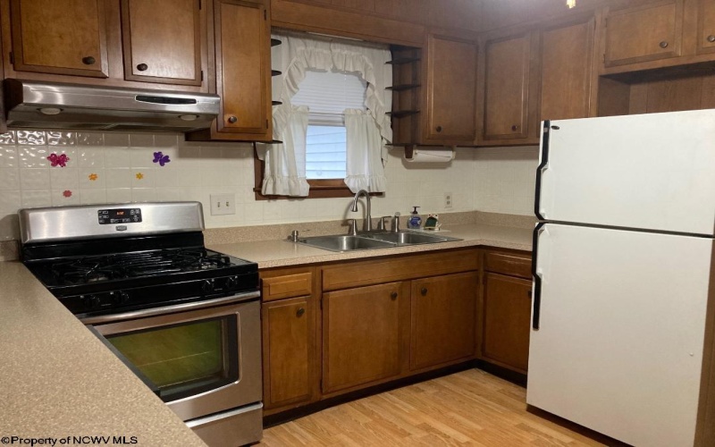 837 Cliff Street, Weston, West Virginia 26452, 4 Bedrooms Bedrooms, 10 Rooms Rooms,2 BathroomsBathrooms,Single Family Detached,For Sale,Cliff,10161651