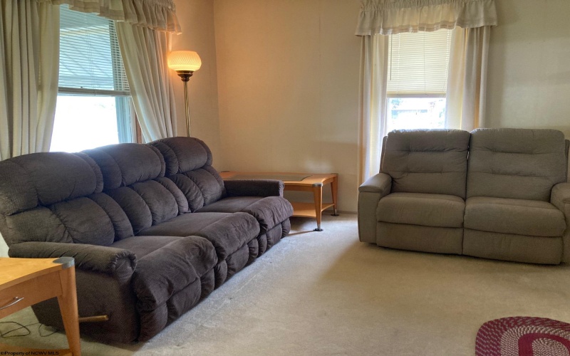 837 Cliff Street, Weston, West Virginia 26452, 4 Bedrooms Bedrooms, 10 Rooms Rooms,2 BathroomsBathrooms,Single Family Detached,For Sale,Cliff,10161651