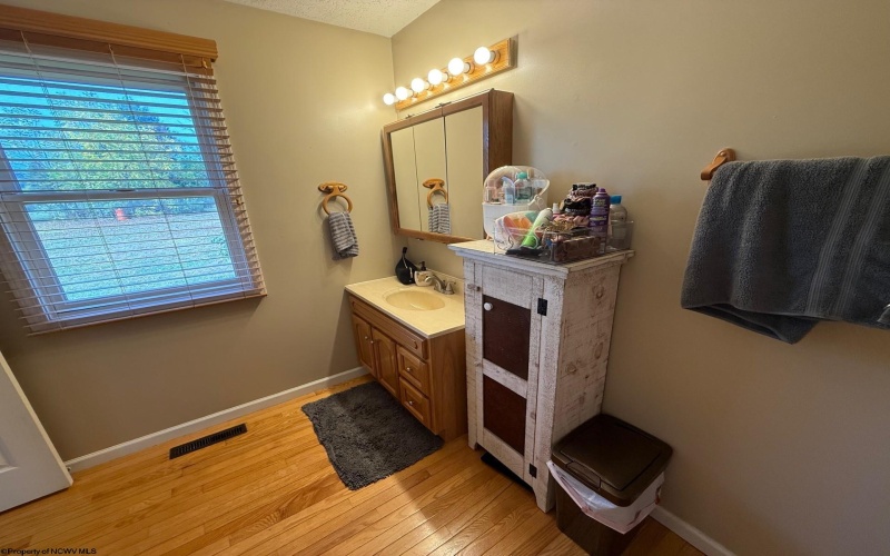 34 Crawford Street, Beverly, West Virginia 26253, 3 Bedrooms Bedrooms, 5 Rooms Rooms,2 BathroomsBathrooms,Single Family Detached,For Sale,Crawford,10161653