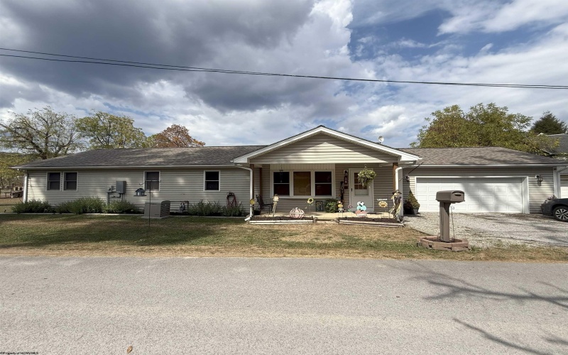 34 Crawford Street, Beverly, West Virginia 26253, 3 Bedrooms Bedrooms, 5 Rooms Rooms,2 BathroomsBathrooms,Single Family Detached,For Sale,Crawford,10161653