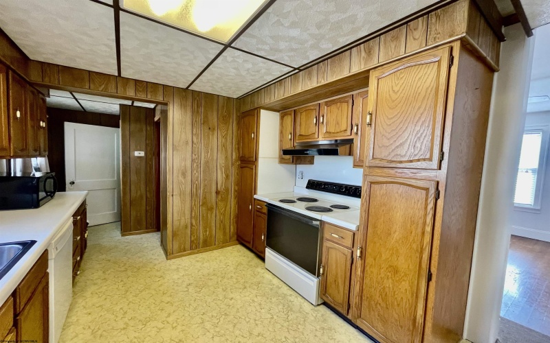 67 Gibson Avenue, Masontown, West Virginia 26542, 4 Bedrooms Bedrooms, 7 Rooms Rooms,1 BathroomBathrooms,Single Family Detached,For Sale,Gibson,10161675