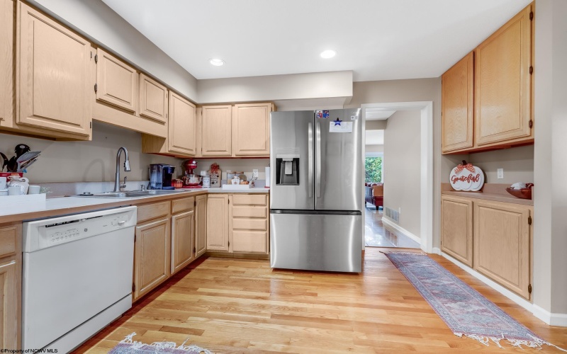 705 Lakeview Estates, Morgantown, West Virginia 26508, 3 Bedrooms Bedrooms, 7 Rooms Rooms,3 BathroomsBathrooms,Single Family Attached,For Sale,Lakeview,10161677