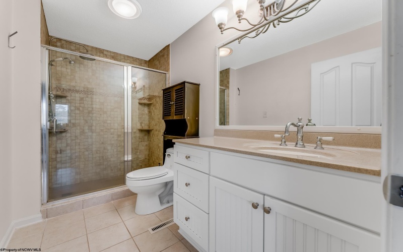 705 Lakeview Estates, Morgantown, West Virginia 26508, 3 Bedrooms Bedrooms, 7 Rooms Rooms,3 BathroomsBathrooms,Single Family Attached,For Sale,Lakeview,10161677