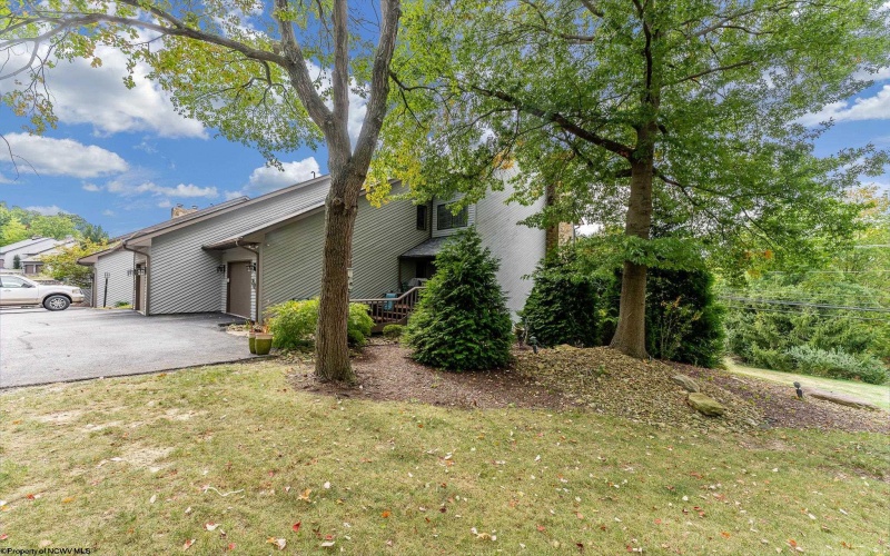 705 Lakeview Estates, Morgantown, West Virginia 26508, 3 Bedrooms Bedrooms, 7 Rooms Rooms,3 BathroomsBathrooms,Single Family Attached,For Sale,Lakeview,10161677