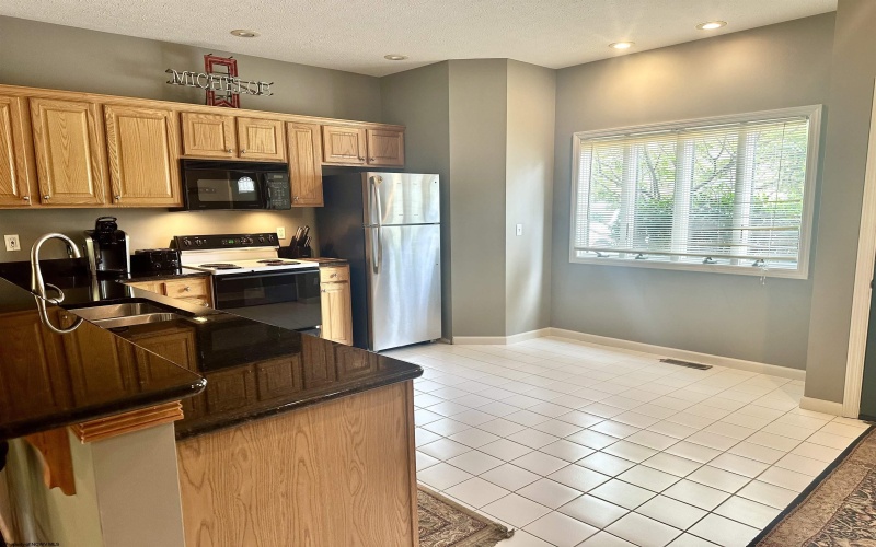 206 Aaron Smith Drive, Bridgeport, West Virginia 26330, 3 Bedrooms Bedrooms, 5 Rooms Rooms,3 BathroomsBathrooms,Single Family Attached,For Sale,Aaron Smith,10161660