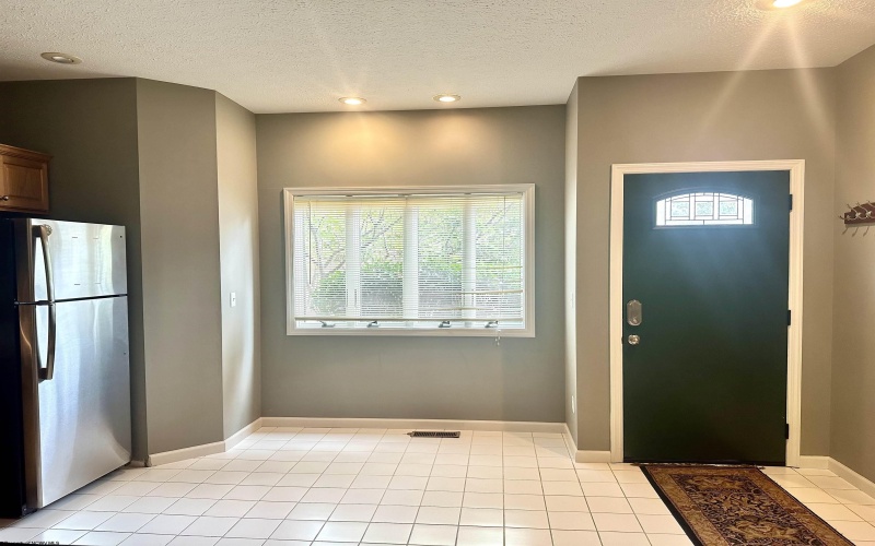 206 Aaron Smith Drive, Bridgeport, West Virginia 26330, 3 Bedrooms Bedrooms, 5 Rooms Rooms,3 BathroomsBathrooms,Single Family Attached,For Sale,Aaron Smith,10161660