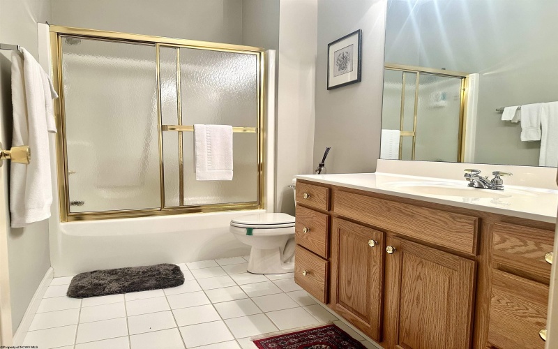 206 Aaron Smith Drive, Bridgeport, West Virginia 26330, 3 Bedrooms Bedrooms, 5 Rooms Rooms,3 BathroomsBathrooms,Single Family Attached,For Sale,Aaron Smith,10161660
