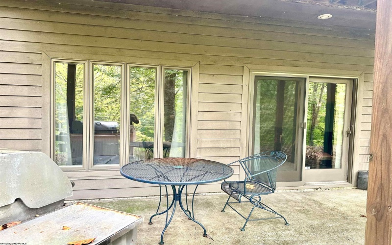 206 Aaron Smith Drive, Bridgeport, West Virginia 26330, 3 Bedrooms Bedrooms, 5 Rooms Rooms,3 BathroomsBathrooms,Single Family Attached,For Sale,Aaron Smith,10161660